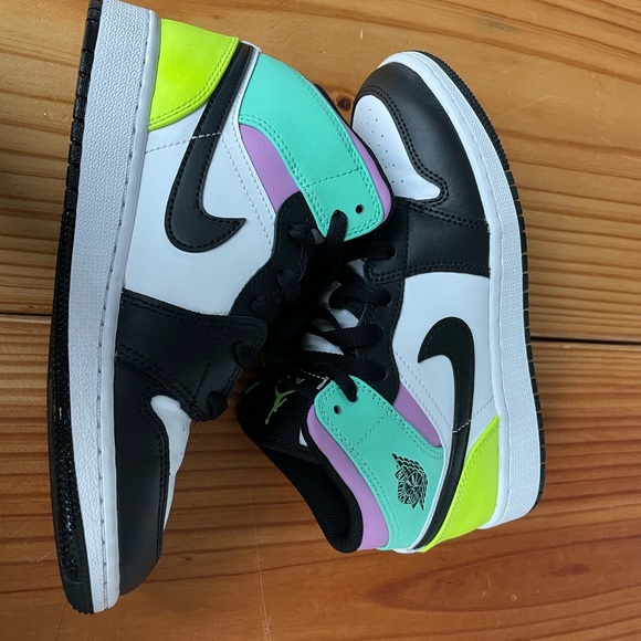 Jordan Shoes Jordan Mid Pastel Black Toe Size 45y 6 Women Poshmark